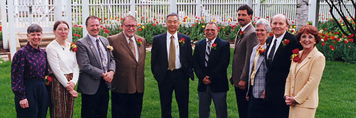 2000 recipients of UMN President's Award for Outstanding Service
